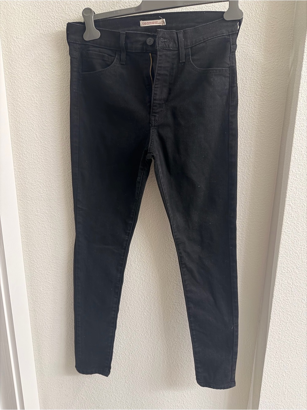Levi's High-Rise Black Skinny Jeans